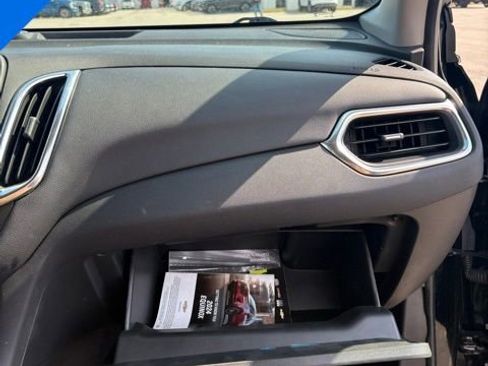 Used 2024 Chevrolet Equinox LT image 34