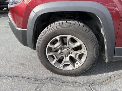 Certified 2021 Jeep Cherokee Trailhawk w/ Comfort/Convenience Group image 16