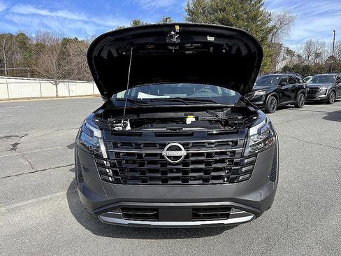 New 2026 Nissan Pathfinder SL image 7