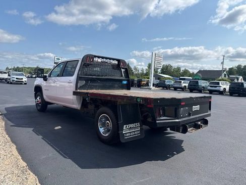 Used 2022 Chevrolet Silverado 3500 LT w/ Convenience Package AWD/4WD image 3