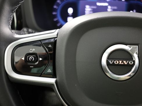 Used 2025 Volvo XC60 B5 Plus AWD/4WD image 28