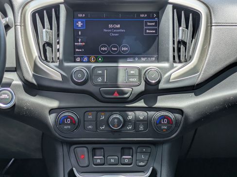 Used 2019 GMC Terrain Denali w/ Advanced Safety Package FWD image 17