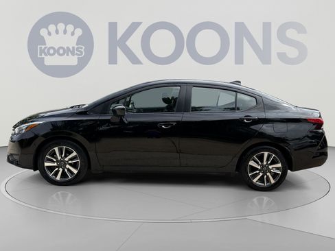 Used 2025 Nissan Versa SV FWD image 2
