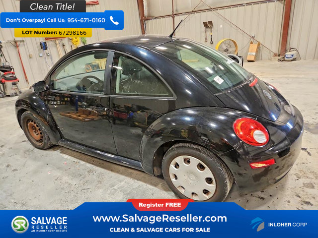 Used 2010 Volkswagen Beetle Coupe FWD image 3