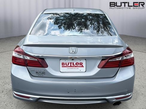 Used 2016 Honda Accord EX image 5