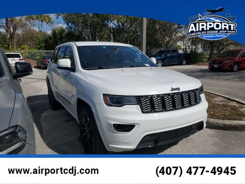 Used 2022 Jeep Grand Cherokee Laredo X image 1