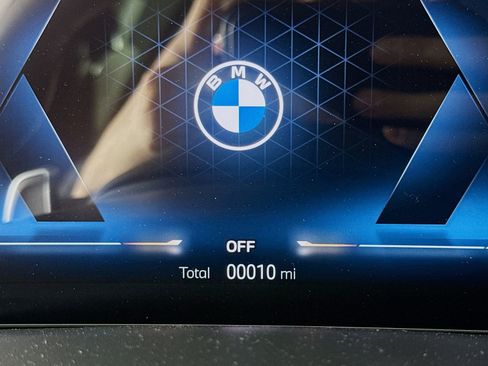 New 2026 BMW X5 xDrive40i w/ M Sport Package AWD/4WD image 12