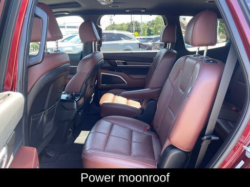 Used 2023 Kia Telluride EX w/ EX Captain's Chair Package AWD/4WD image 24