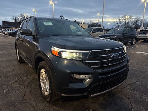 Used 2023 Ford Explorer XLT w/ Equipment Group 202A image 4