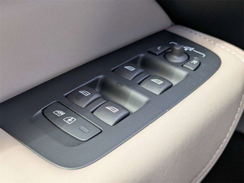 New 2026 Volvo XC60 B5 Plus w/ Protection Package Premier image 32