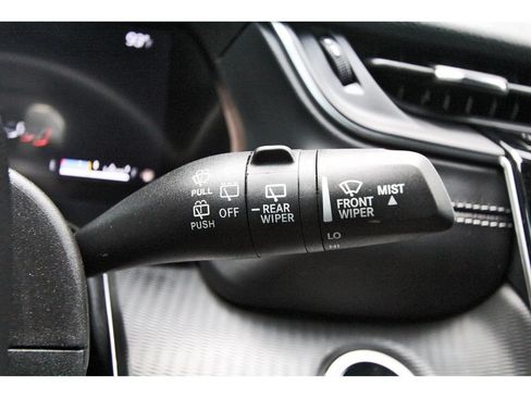 Used 2025 Jeep Grand Cherokee Altitude RWD image 18