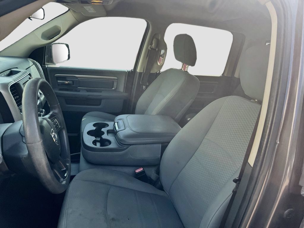Used 2020 RAM 1500 Classic SLT AWD/4WD image 18