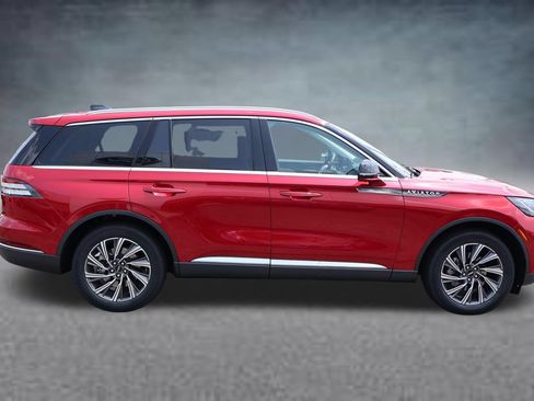 New 2026 Lincoln Aviator AWD image 2