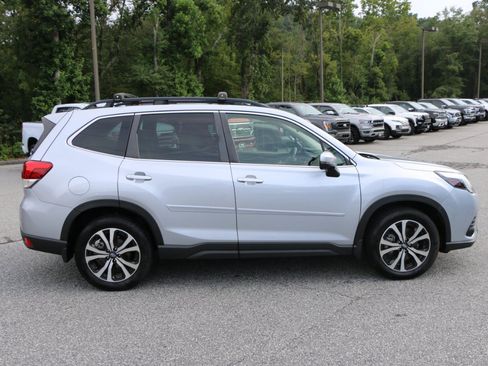 Used 2022 Subaru Forester Limited w/ Popular Package #3 AWD/4WD image 9