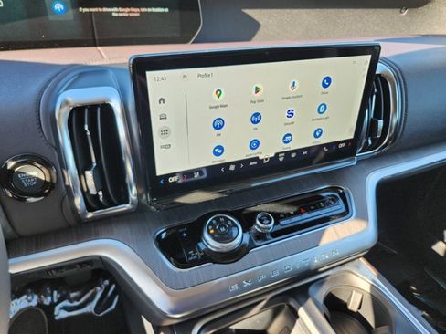 New 2025 Ford Expedition Platinum w/ Platinum Ultimate Package image 7