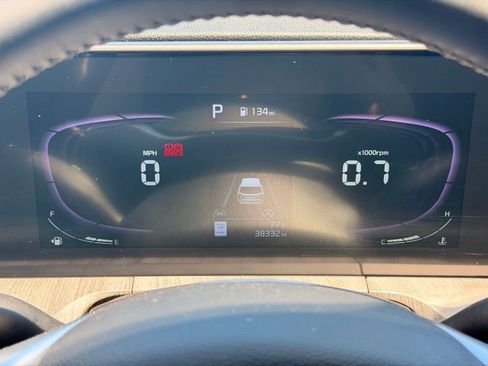 Used 2024 Kia Telluride EX w/ EX Captain's Chair Package FWD image 34