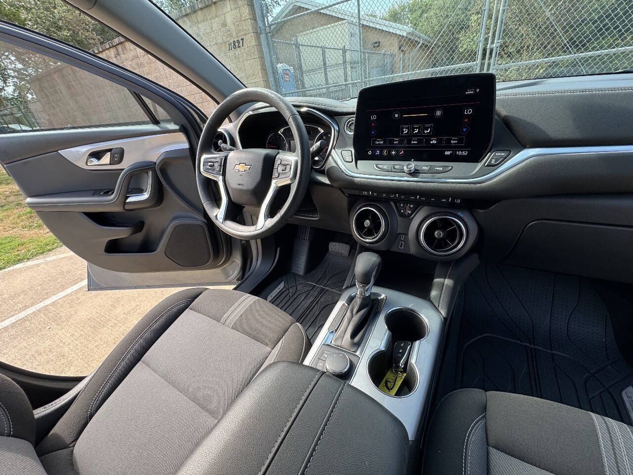 Used 2023 Chevrolet Blazer LT w/ Driver Confidence Package FWD image 32