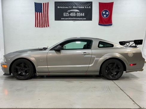 Used 2009 Ford Mustang GT Premium RWD image 8
