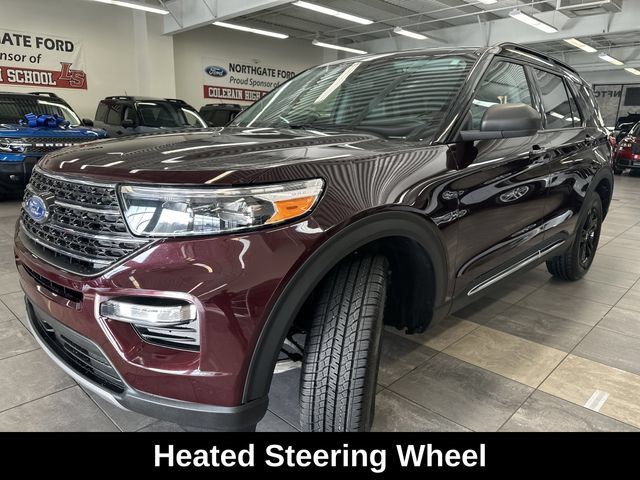Used 2023 Ford Explorer XLT w/ Equipment Group 202A AWD/4WD image 17