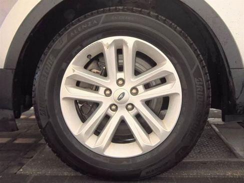 Used 2014 Ford Explorer XLT w/ Equipment Group 202A AWD/4WD image 9