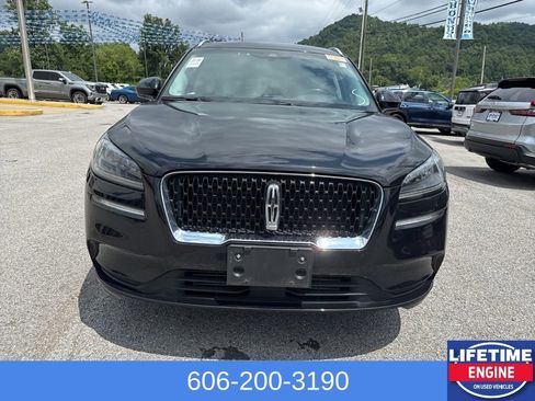 Used 2022 Lincoln Corsair AWD w/ Premium Package image 2