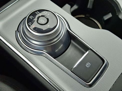 Used 2021 Ford Edge Titanium image 18