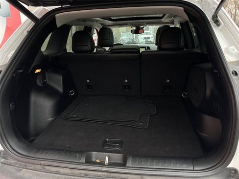 Used 2020 Jeep Cherokee Limited w/ Technology Group image 22