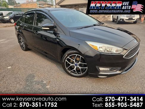 Used 2015 Ford Focus SE w/ SE Sport Package FWD image 1