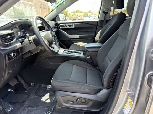 Used 2023 Ford Explorer XLT RWD image 24