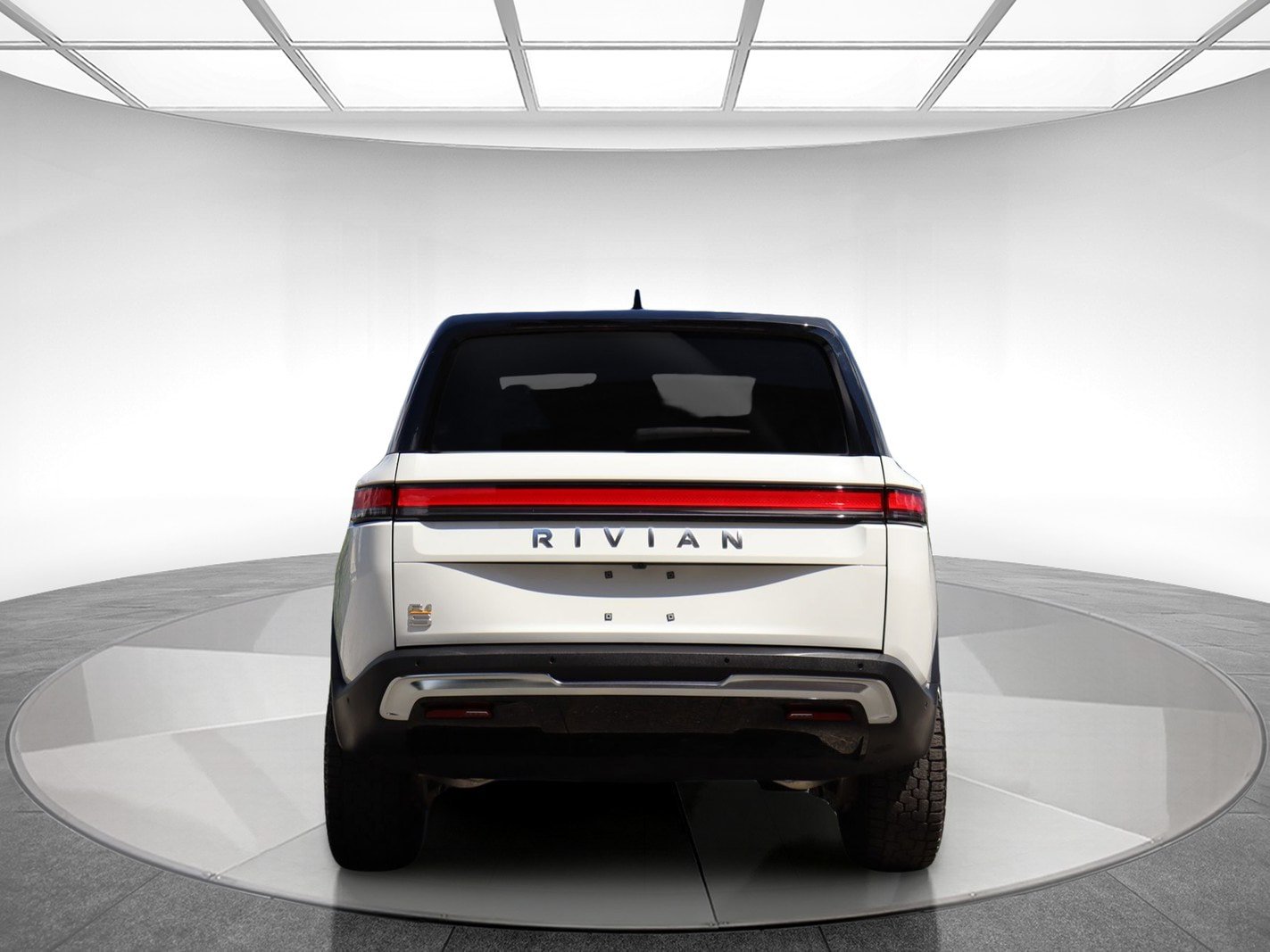 Used 2024 Rivian R1S Adventure Quad AWD/4WD image 7