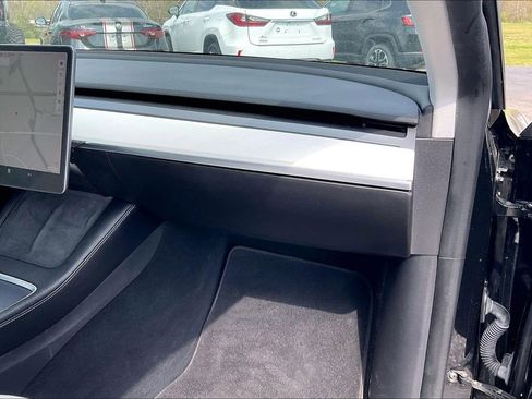 Used 2021 Tesla Model Y Long Range image 27