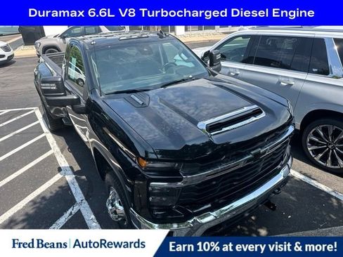 Used 2024 Chevrolet Silverado 3500 LT w/ Convenience Package AWD/4WD image 1