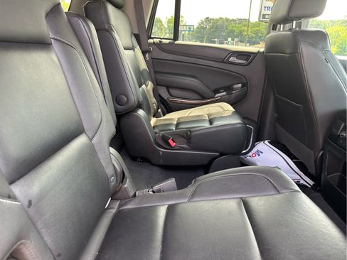 Used 2019 Chevrolet Tahoe LT w/ LT Signature Package RWD image 38