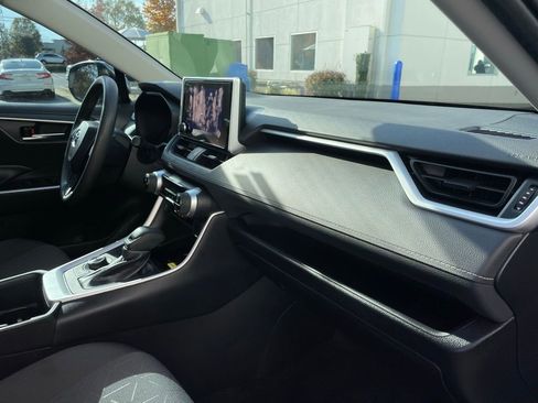 Used 2024 Toyota RAV4 XLE image 33