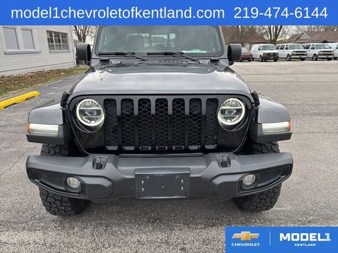 Used 2022 Jeep Gladiator Sport AWD/4WD image 2