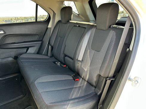 Used 2017 Chevrolet Equinox LS image 21