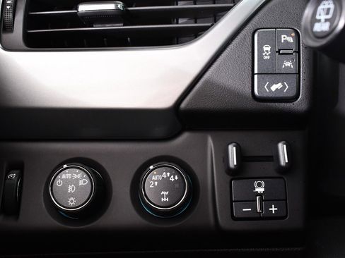 Used 2017 Chevrolet Suburban LT image 28