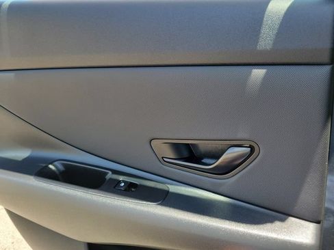 New 2026 Hyundai Elantra SEL Sport FWD image 23
