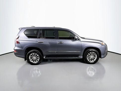 Used 2017 Lexus GX 460 Premium w/ Premium Package image 4