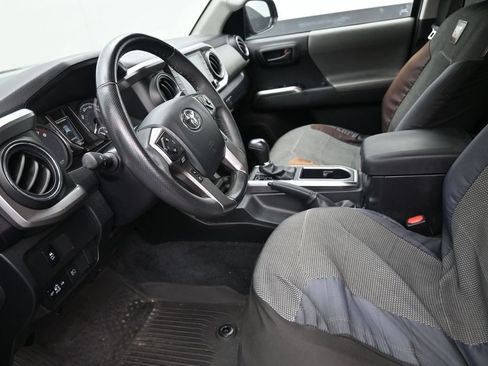 Used 2023 Toyota Tacoma SR5 RWD image 12