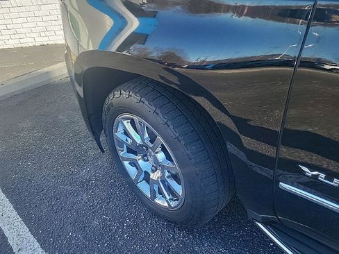 Used 2018 GMC Yukon XL SLT w/ Open Road Package image 20