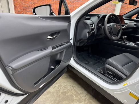 Used 2023 Lexus UX 250h F Sport AWD/4WD image 10