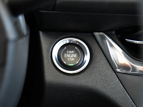 Used 2025 Buick Envista Preferred FWD image 29