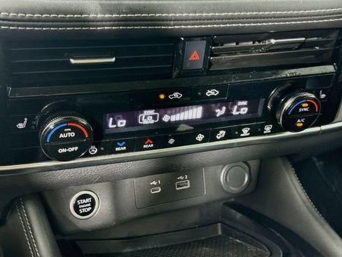 Used 2021 Nissan Rogue SL w/ Premium Package FWD image 16
