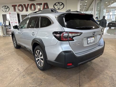 Used 2024 Subaru Outback Premium image 8