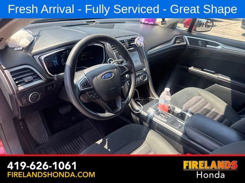 Used 2017 Ford Fusion SE w/ Fusion SE Technology Package FWD image 18