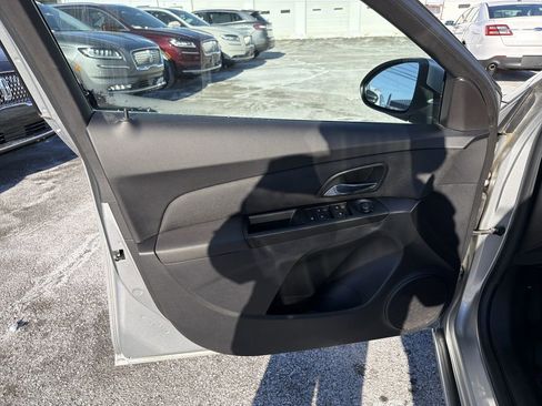 Used 2014 Chevrolet Cruze LT image 10