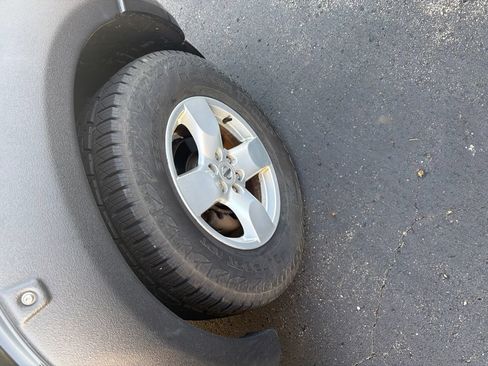 Used 2007 Nissan Frontier SE AWD/4WD image 4