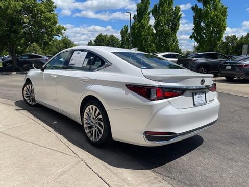 Used 2023 Lexus ES 300h Ultra Luxury w/ Accessory Package (Z1) FWD image 5