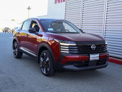 New 2026 Nissan Kicks SR image 2